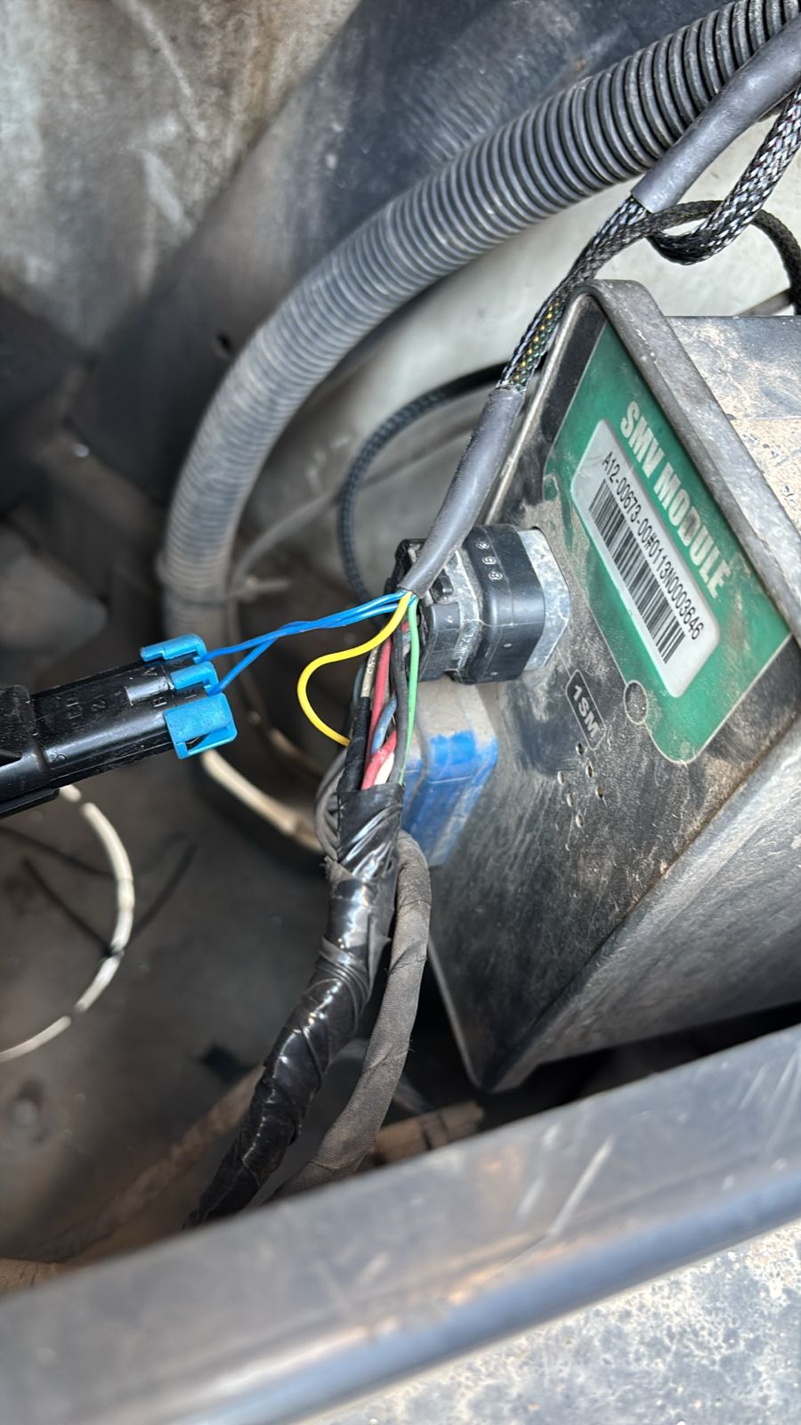 Ligação do chicote ao módulo eletrônico do refrigerador