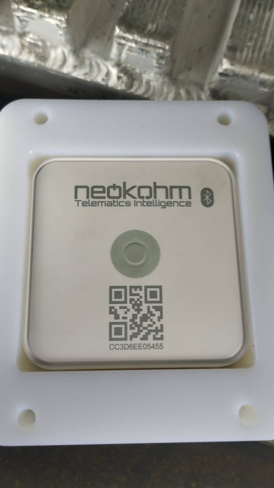 Sensor montado na capa de proteção